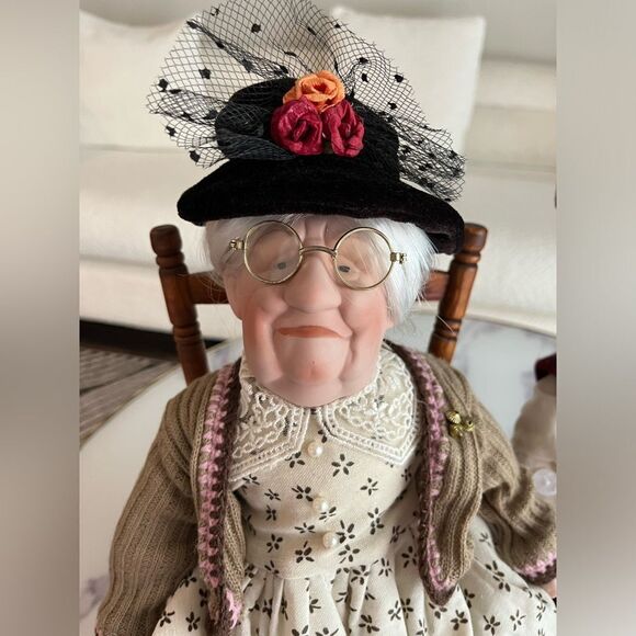 VINTAGE Porcelain Grandma and Grandpa Dolls Set 16" Matching Rocking Chairs - Picture 7 of 14